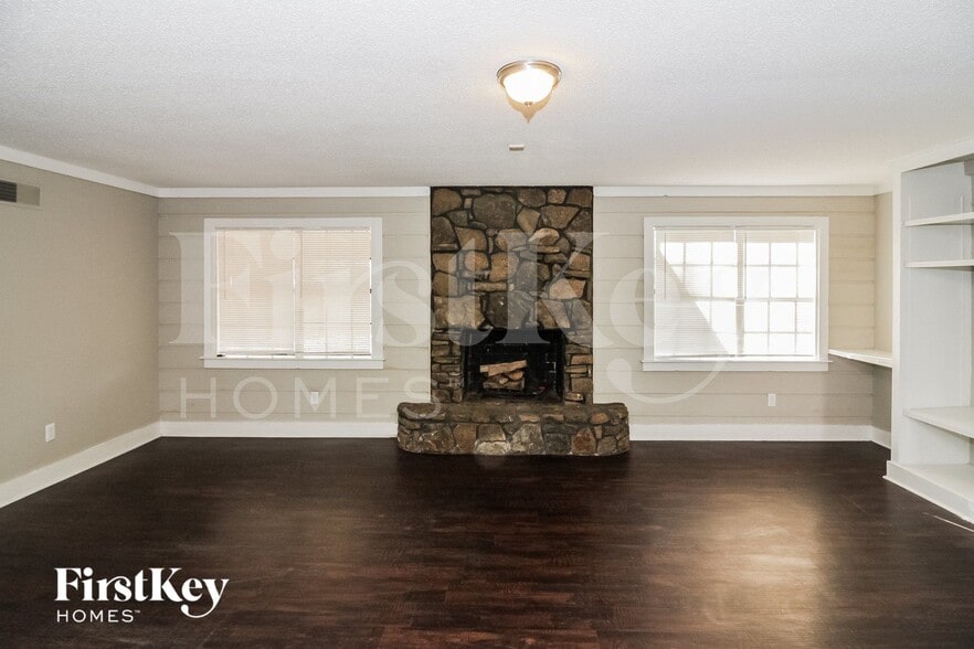 Building Photo - 3075 Barrycrest Dr