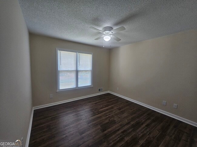 Building Photo - 30 Glenridge Dr