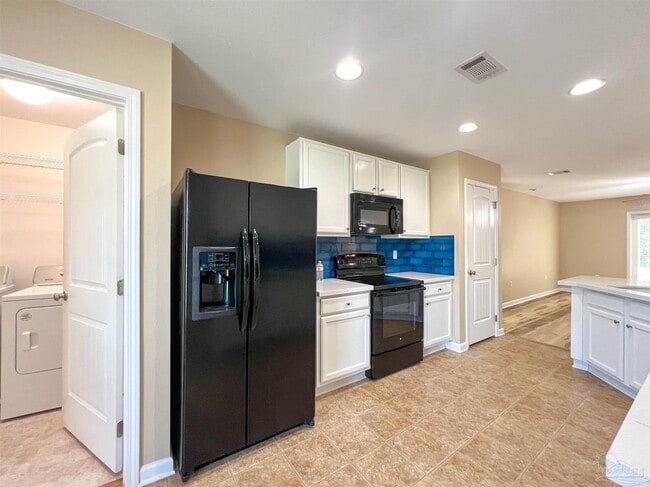 Building Photo - 202 Creekview Dr