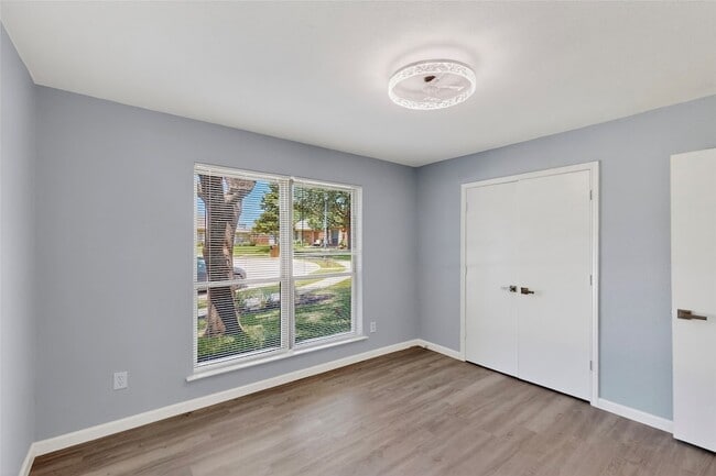 Building Photo - 2260 Valley Mill