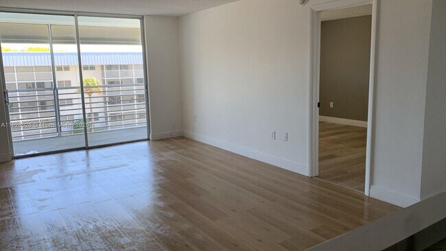 Building Photo - 3600 NE 170th St