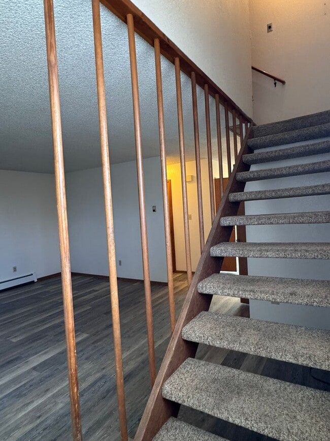 Building Photo - Sunny and Cute 2 Story, 2Bed, 1.5Bath Townhouse in Grand Junction!!!!