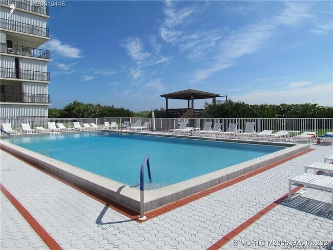 Building Photo - 9400 S Ocean Dr