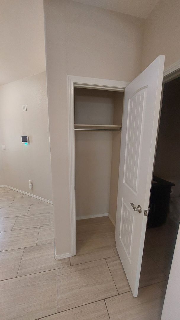 Building Photo - Backyard Oasis!!!  Beautiful 4 bedroom 2.5 bathroom 2 story home on corner lot!