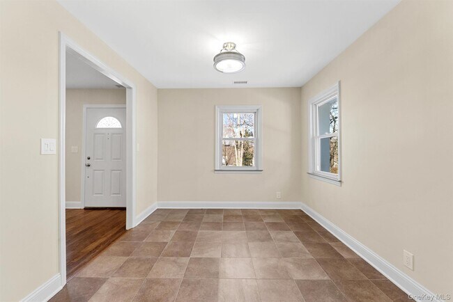 Building Photo - 913 Parkway Pl