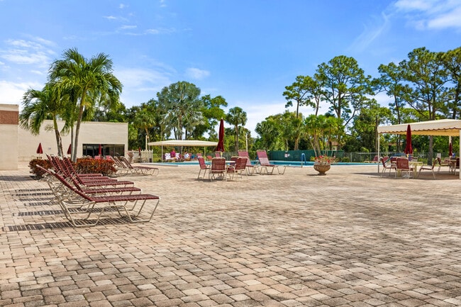 Building Photo - 4700 Lucerne Lakes Blvd W