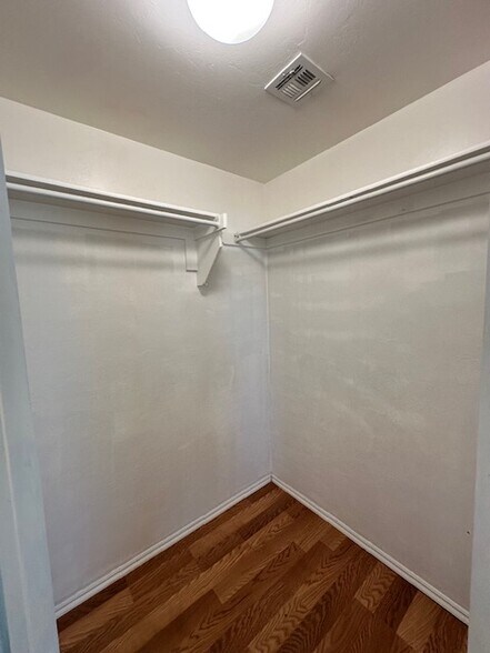 Building Photo - 6144 Cielo Ter