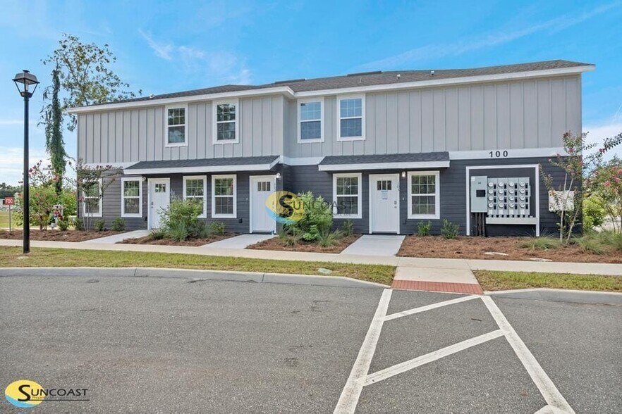 Building Photo - 3821 SW 43rd Ct