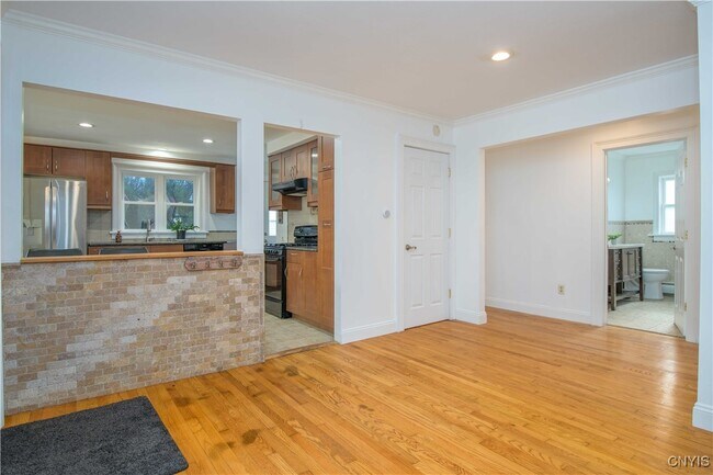 Building Photo - 68 Onondaga St