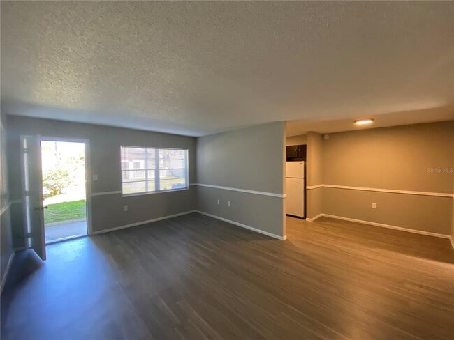 Building Photo - 955 Knox McRae Dr