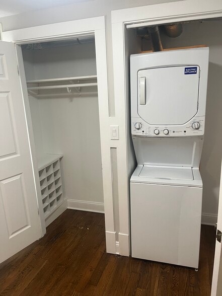 Laundry - 112 Chicago Ave