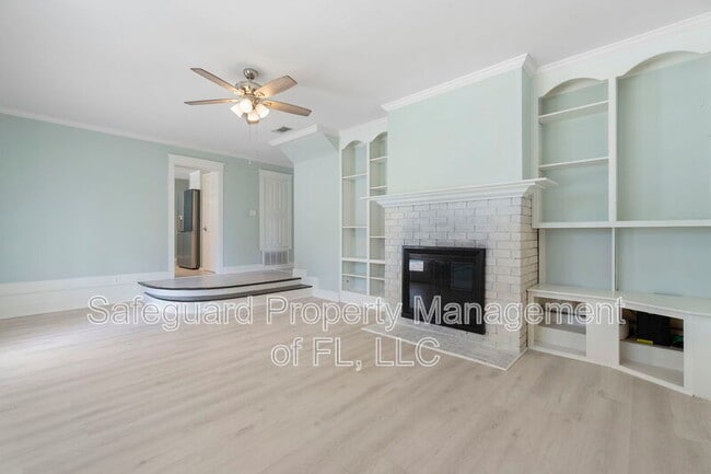 Building Photo - 3893 Paradise Bay Dr