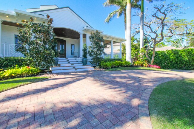 Building Photo - **STUNNING POOL HOME**4BEDS / 4.5BATHS**AQ...