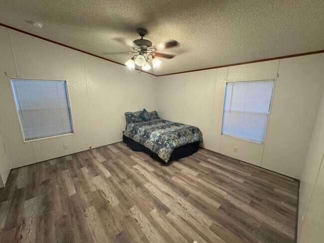 Building Photo - 70 Timber Rd