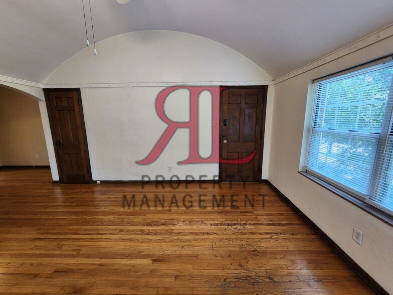 Building Photo - 1088 Northwest Blvd