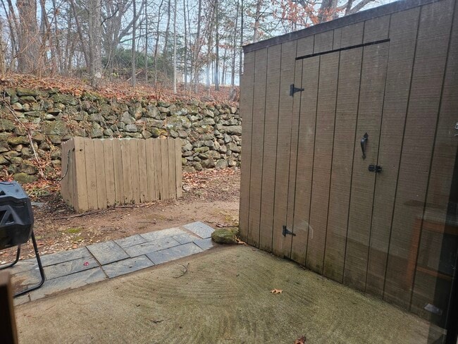 Building Photo - 222 Harvest Dr