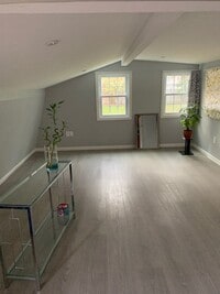 Building Photo - Charming 1 Bedroom, 1 Bath Owner-Occupied ...
