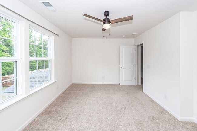 Building Photo - 3 Bedroom, 2.5 Bathroom Home in Hunters Bend - Ladson