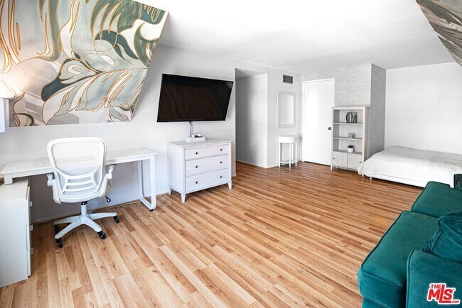 Building Photo - 27003 Rio Prado Dr