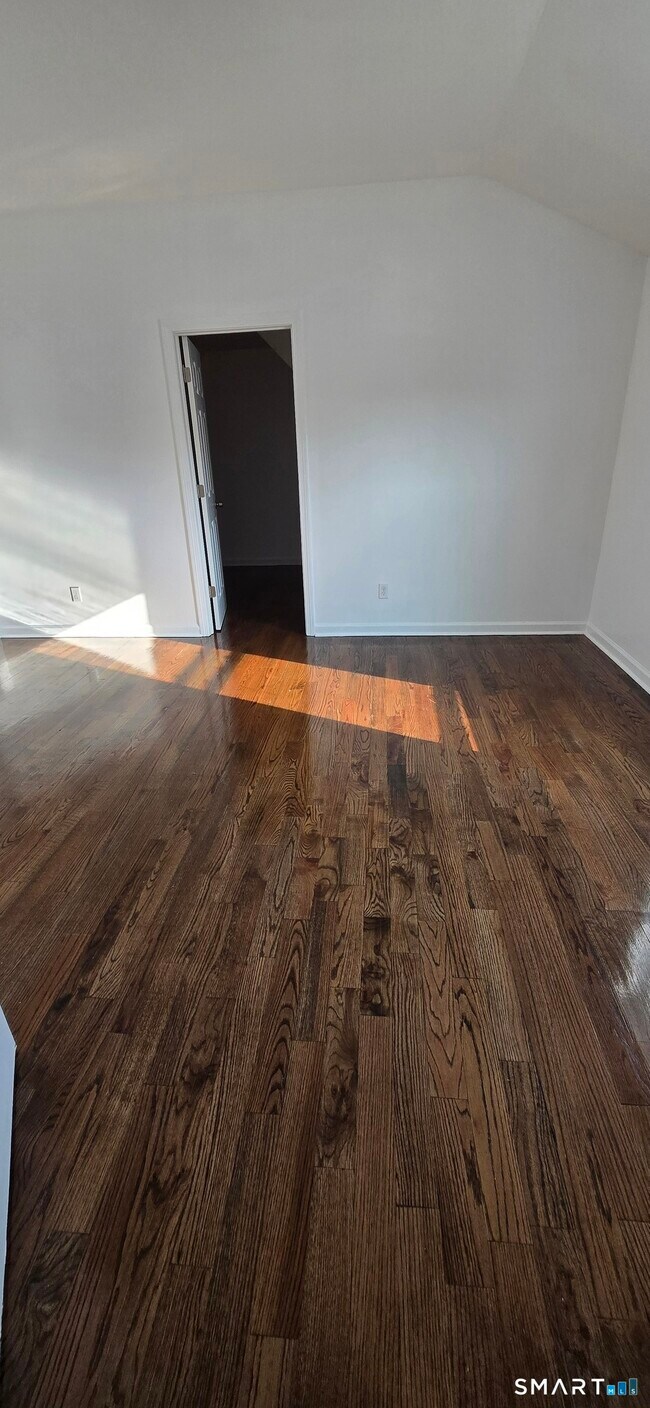 Building Photo - 99 Johnson St