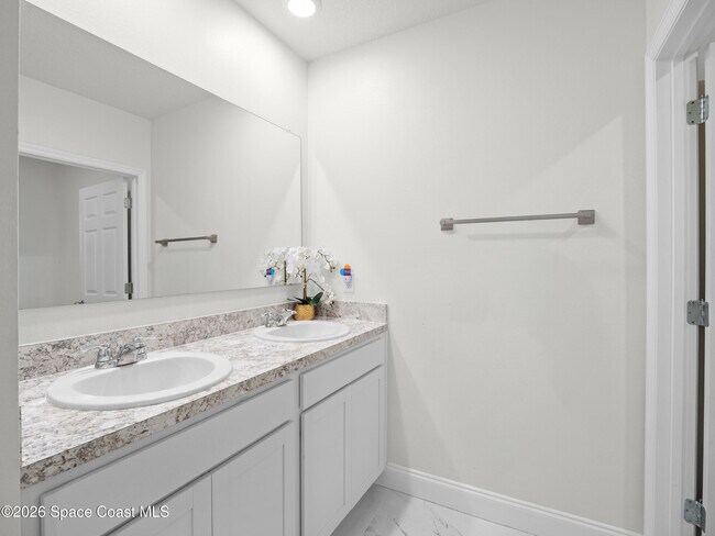 Building Photo - 6815 Topaz Dr