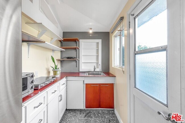 Building Photo - 746 Ashland Ave