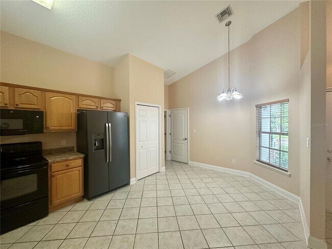 Building Photo - 1676 Vick Rd