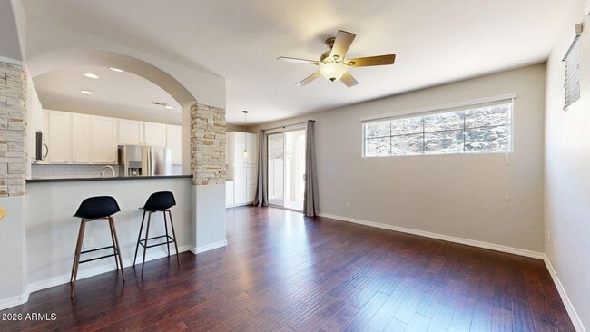 Building Photo - 451 W Mountain Sage Dr