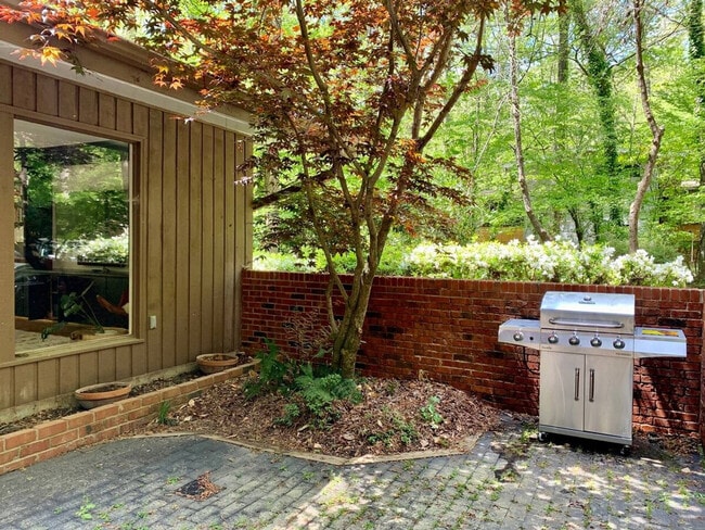 Building Photo - 603 Rock Creek Rd