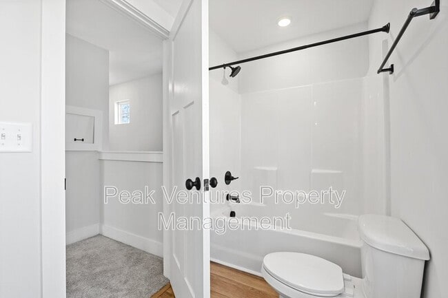 Building Photo - 117 Norbert Ln