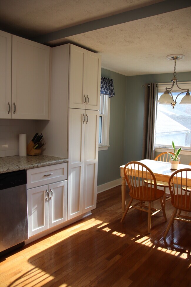 Building Photo - 2034 Warren Rd