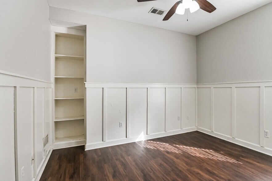 Building Photo - 2720 Graystone Dr