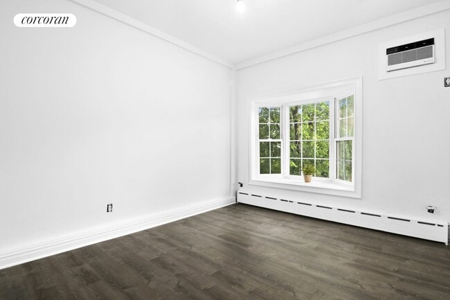 Building Photo - 553 Clinton St