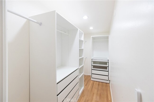 Building Photo - 13139 Valleyheart Dr