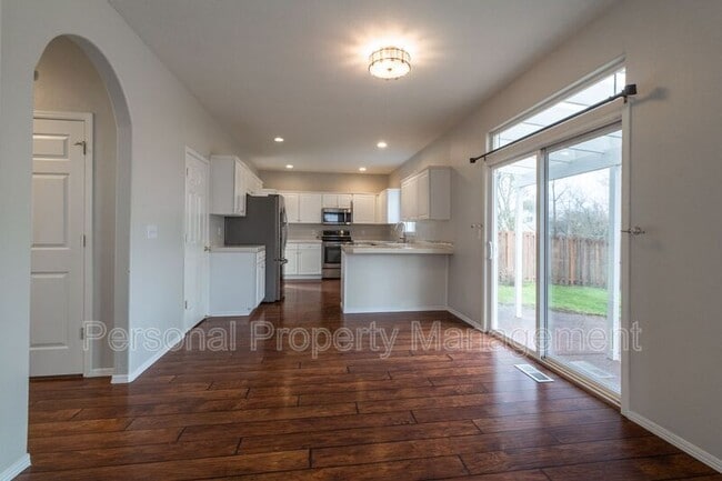 Building Photo - 2014 SW 11th St