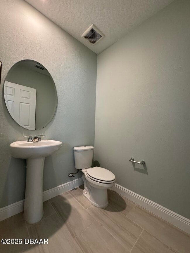 Building Photo - 125 Links Ter Blvd