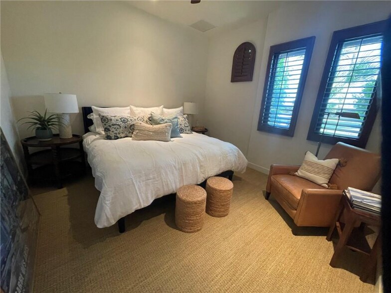 Building Photo - 56145 Village Dr