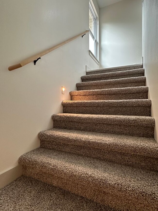 Building Photo - BRAND NEW 4 BED 3 BATH in WAYNESVILLE