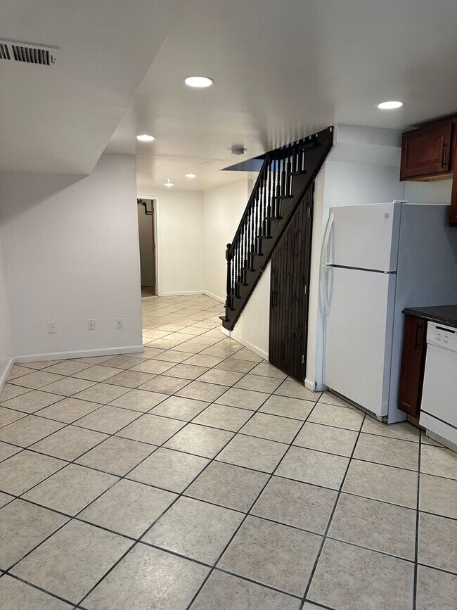 Building Photo - Beautifully Renovated Three Bedroom Home f...