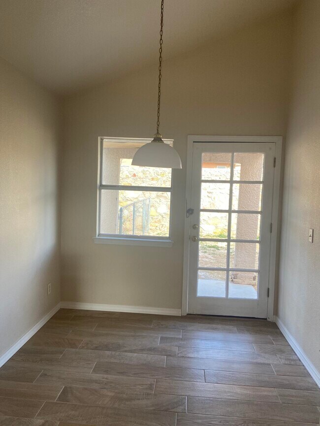 Building Photo - 3916 Tierra Arena Dr