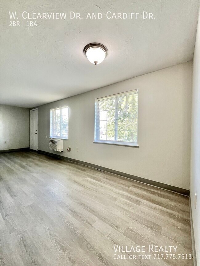Building Photo - 81 W Clearview Dr