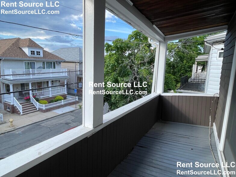 Building Photo - 104 Princeton St