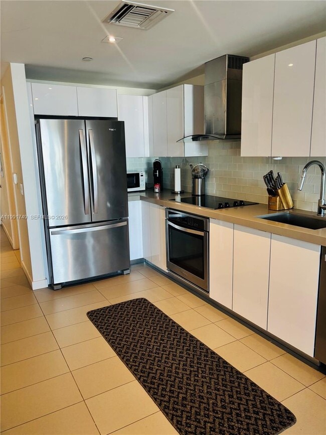 Building Photo - 1600 NE 1st Ave