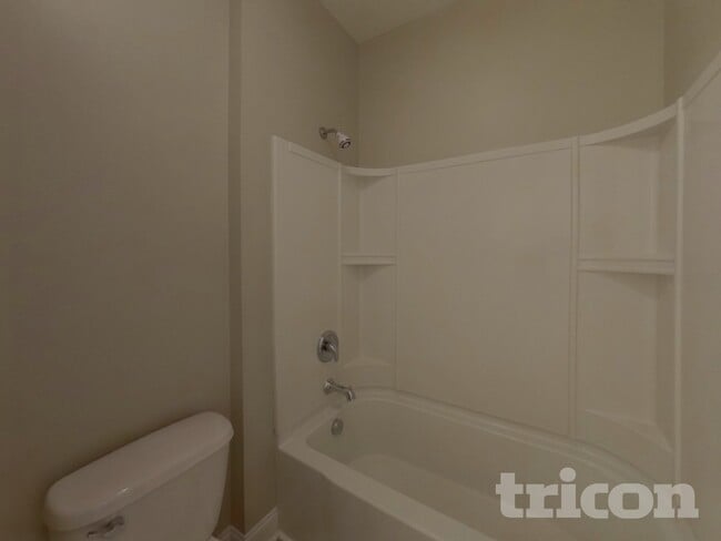 Building Photo - 338 Bronze Dr