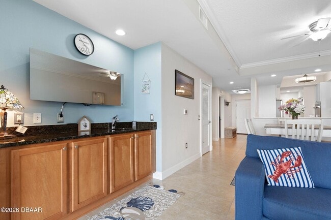 Building Photo - 102 Yacht Harbor Dr