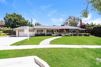 Building Photo - 4 Bedroom Pool Home in Raymond Hills Neigh...
