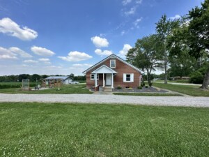 Building Photo - 3 Bedroom Country Home!