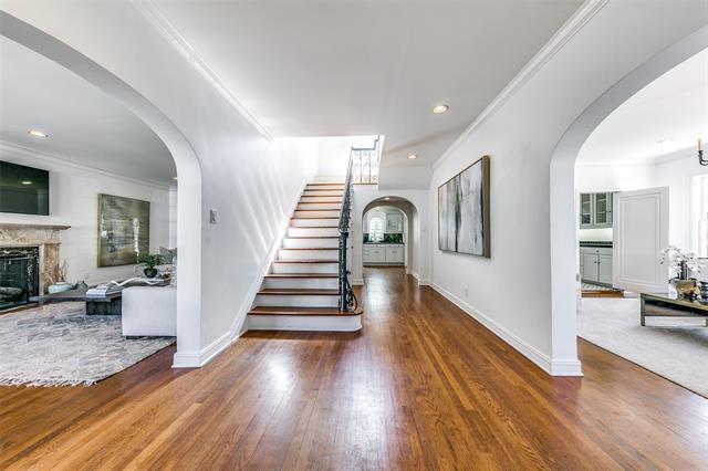 Building Photo - 4315 Beverly Dr