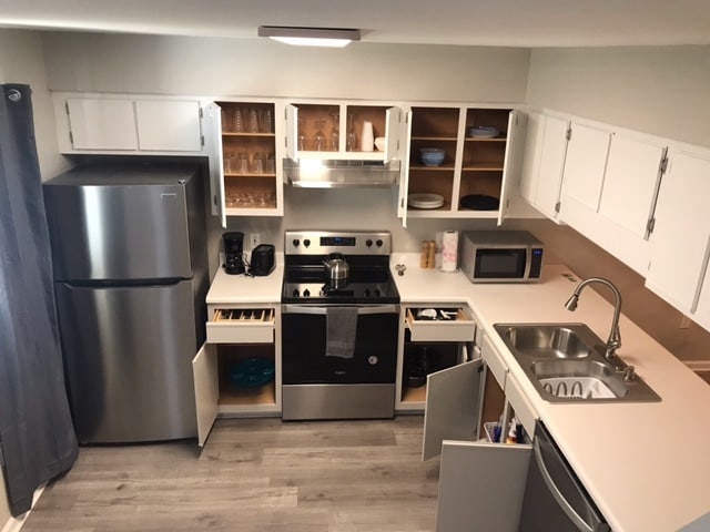 Building Photo - 614 3rd Ave S