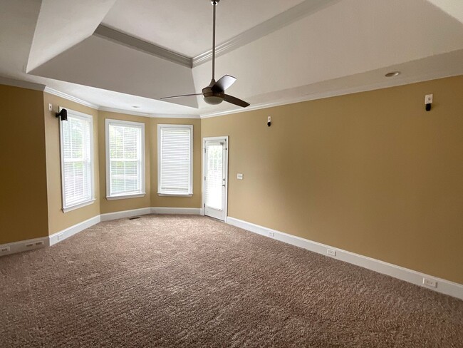 Building Photo - 1319 Hawksmoor Way